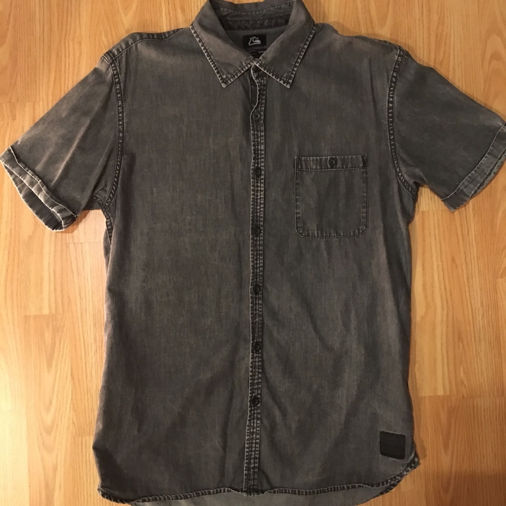 Short sleeve grey button down